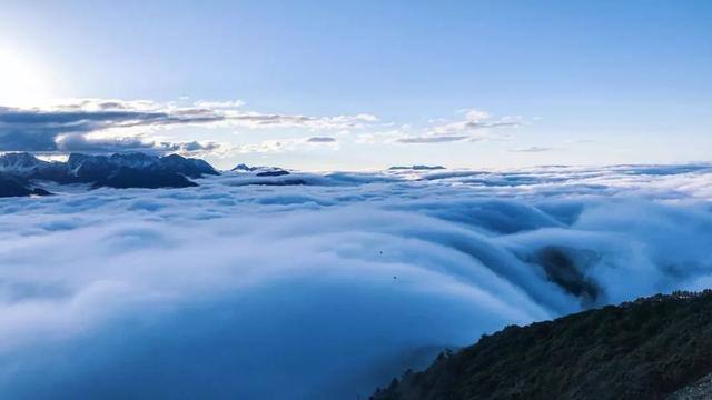 川西云海文案：哪些地方的云海最壮观？川西观赏云海的景区推荐