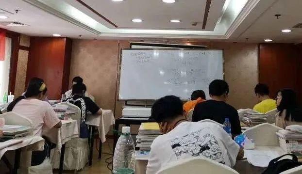 全面指南：如何应对ai2020发送崩溃报告及常见问题解决方案