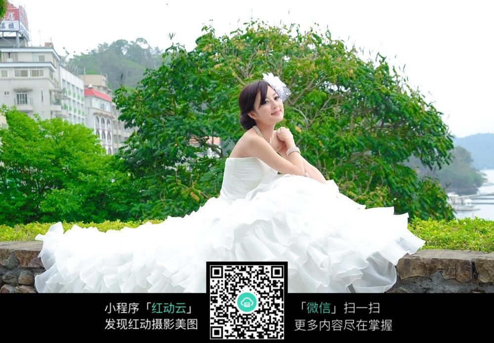 AI婚纱美女文案简短一点：如何撰写吸引人的AI婚纱美女短文案