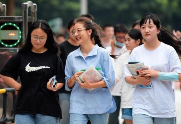 文案的艺术字：如何制作与复制文案艺术字体