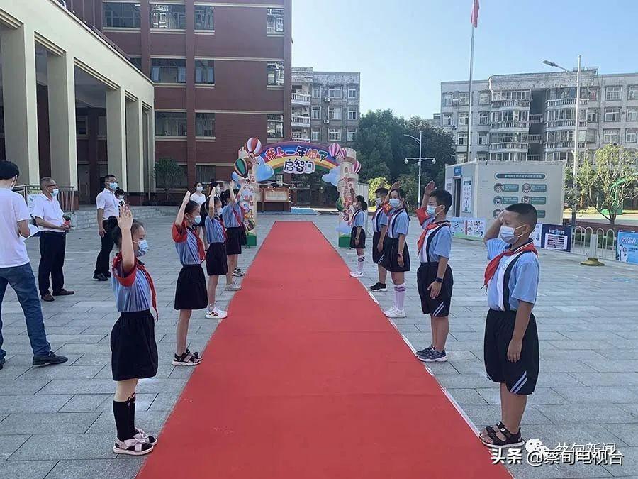 学艺新篇章：名师拜师朋友圈里的成长轨迹