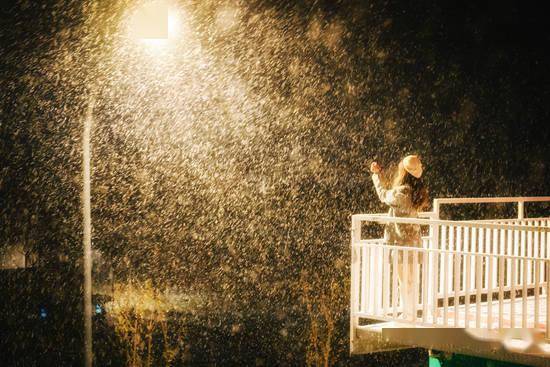 冬日浪漫：初雪文案精选短句集锦